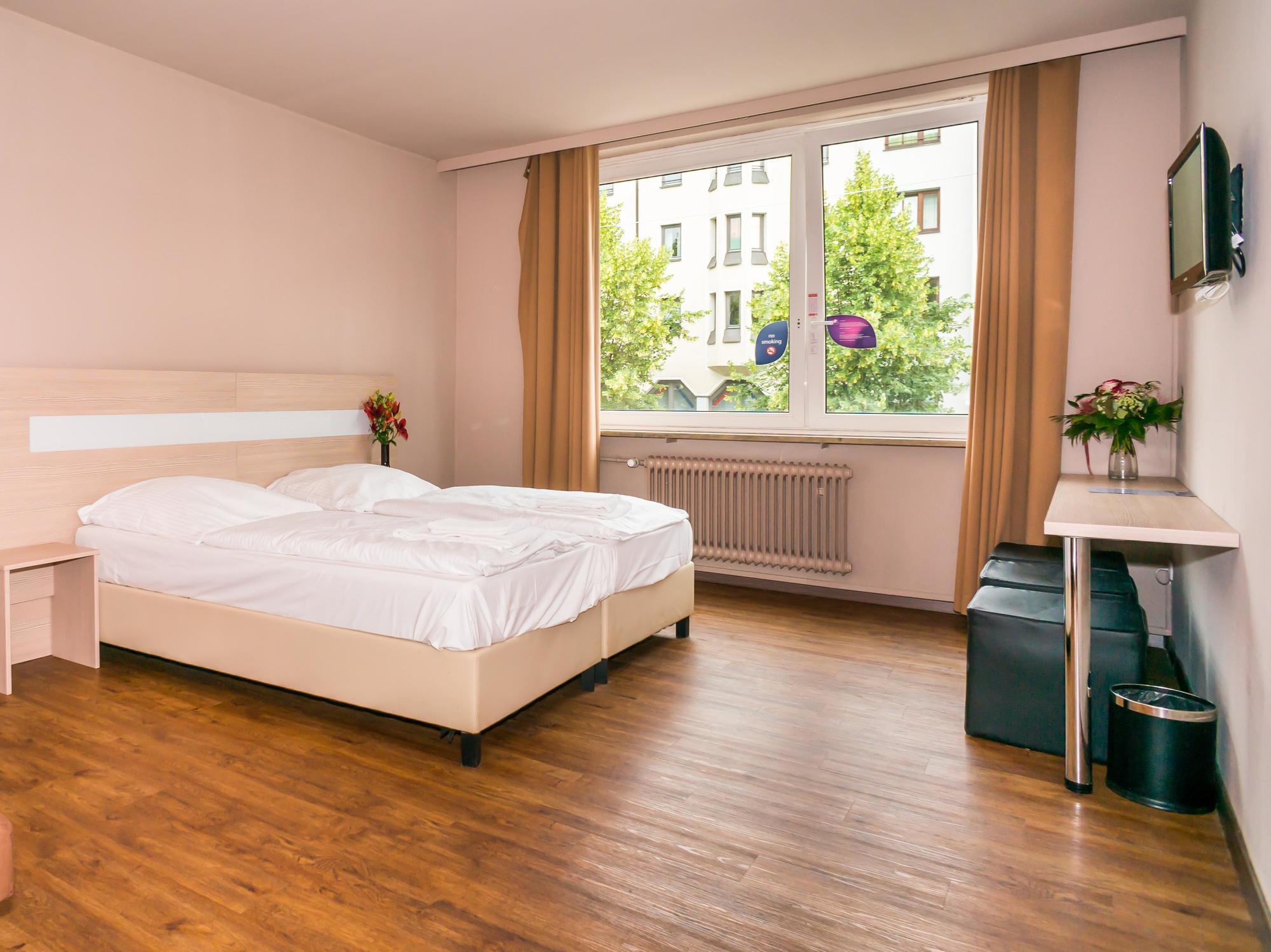 Smart Stay - Hostel Munich City Exterior photo