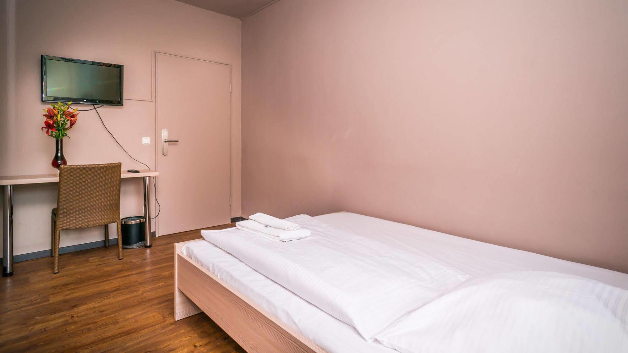 Smart Stay - Hostel Munich City Exterior photo