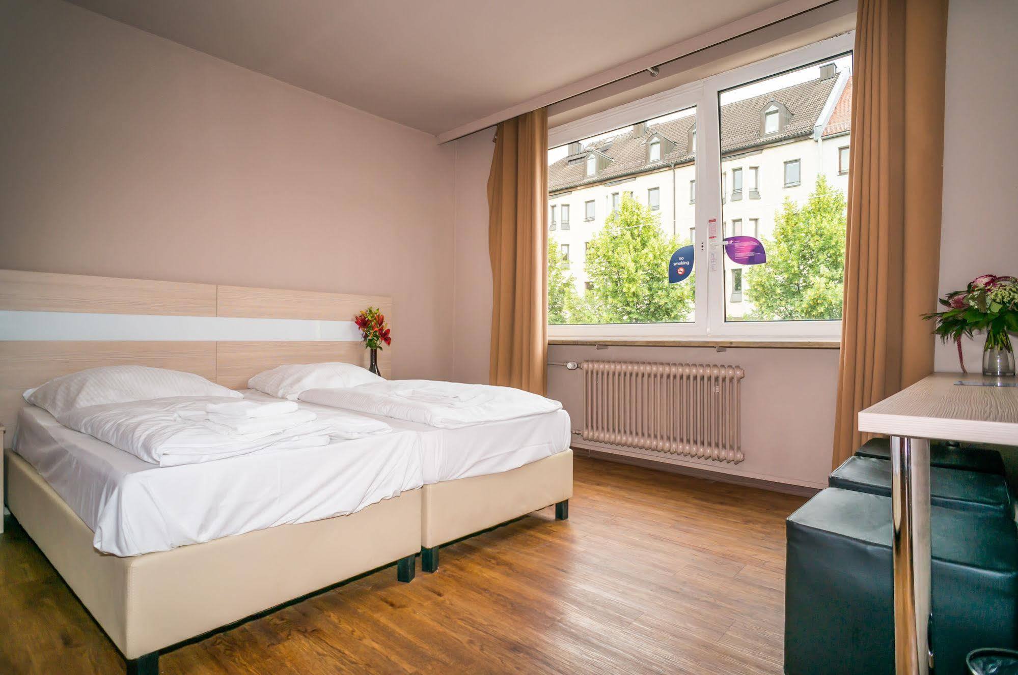 Smart Stay - Hostel Munich City Exterior photo